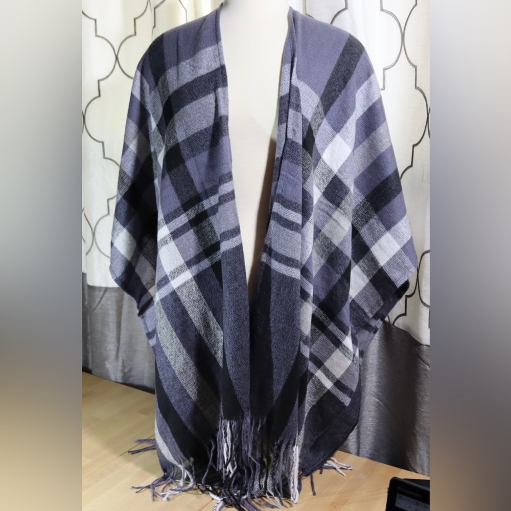 Banana Republic fringed shawl - Karen plaid purple or Erin plaid neutral